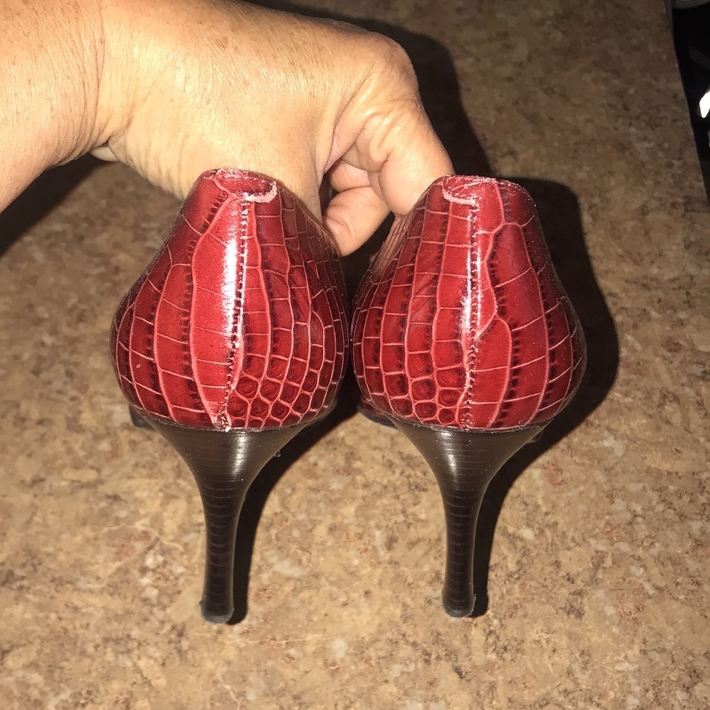 Women’s Leather Nine West Heels - Picture 3 of 9